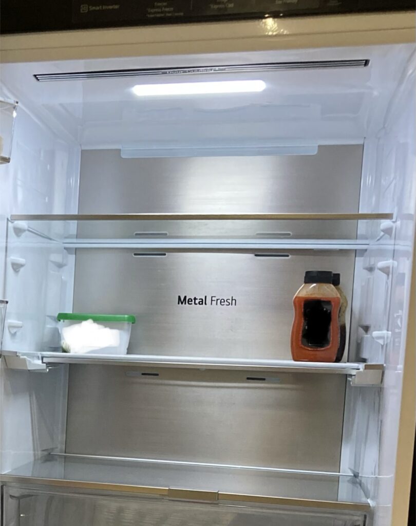 huhtikuu,julma valo,kevätauringossa